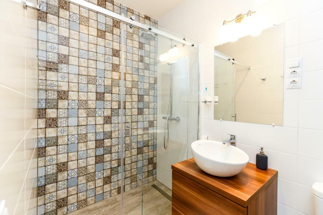 D8 Design Apartment & Studio Эгер Экстерьер фото