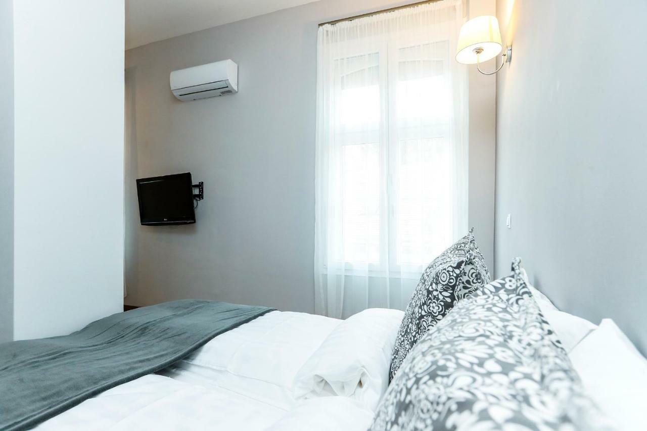 D8 Design Apartment & Studio Эгер Экстерьер фото