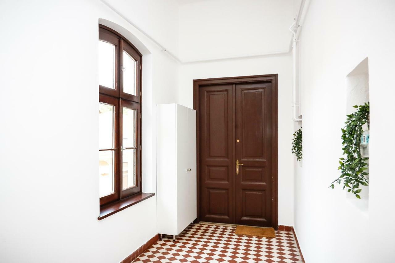 D8 Design Apartment & Studio Эгер Экстерьер фото